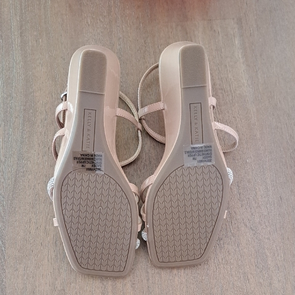 Kelly & Katie Sassy Wedge Sandal - Color: Nude - Size: 7 - Picture 9 of 10